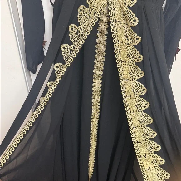 Black Long Sleeve Dress with Gold Lace and Red Floral Accents with Belt size Med - Picture 12 of 12